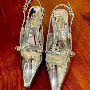 Larroude Women's Ines Pointed Toe Slingback Pumps (SILVER) size 6
